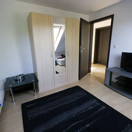 Apartmán In Mit Terrasse- Garten Und Grill By Interhome Naterki